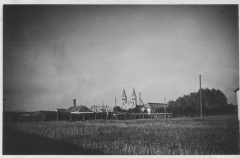 Vaade Rapla keskkooli staadionilt kiriku suunas 1959