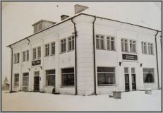 Rapla Tarbijate Kooperatiivi hoone Hariduse tänaval. 1957